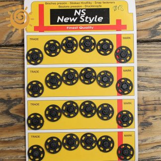 Кнопка пластмасова, чорного кольору