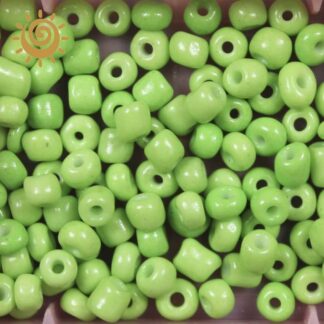 великий китайський бісер салатового кольору